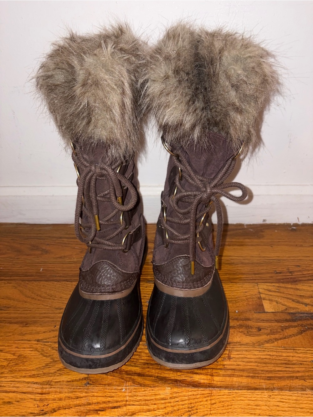 Women’s Brown Faux Fur Lace-Up Winter Boots